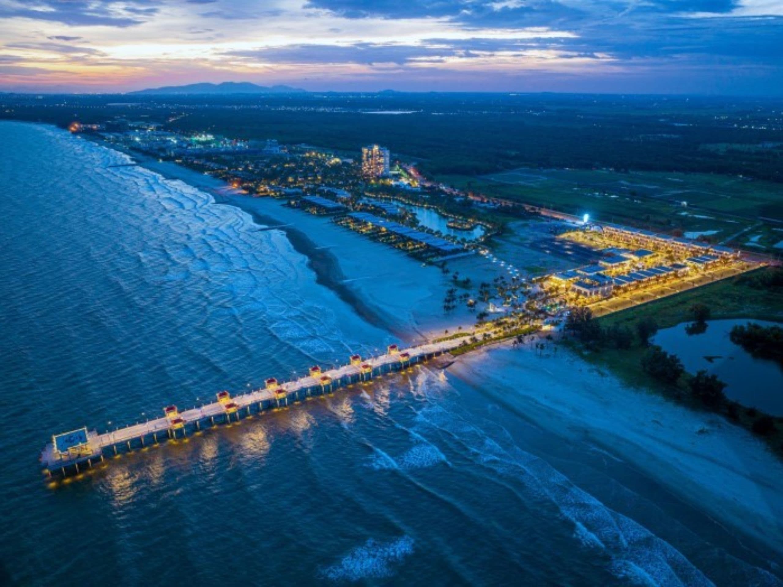 Cầu Ngắm Biến Hồ Tràm – Check-In Cầu Hamptons Pier Dài Nhất Đông Nam Á