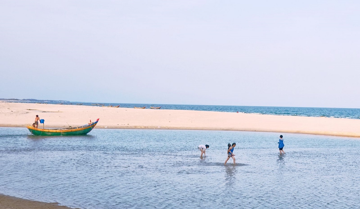 Kinh Nghiệm Du Lịch Bãi Biển Suối Ồ - Bãi Biển Vừa Mặn Vừa Ngọt
