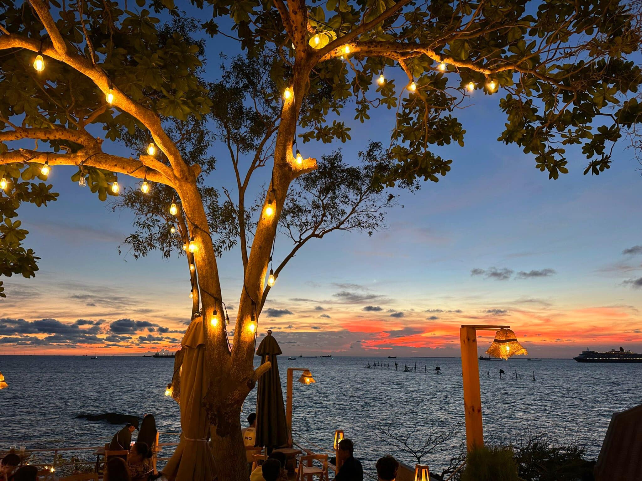 Địa Điểm Du Lịch Vũng Tàu Cho Cặp Đôi - Cafe View Biển